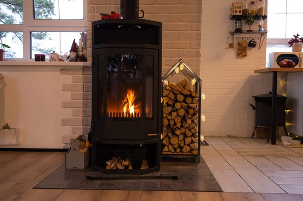 Les matériaux de parement les plus populaires pour l'arrière d'un poêle à bois