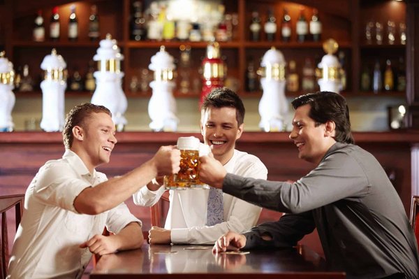 astuces pour aménager un coin bar dans le salon